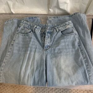women’s Light Blue Jeans VERY straight & baggy